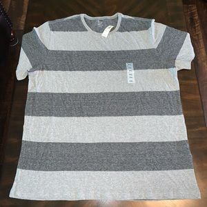 Grey 2x old navy crew neck t shirt